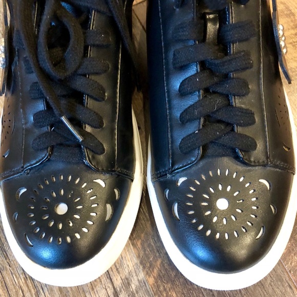 NANETTE LEPORE Wesley Lace Up Sneakers - Picture 4 of 7
